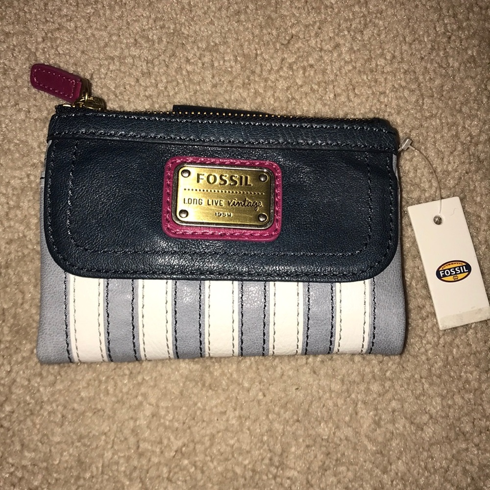 NWT Fossil Wallet (leather)